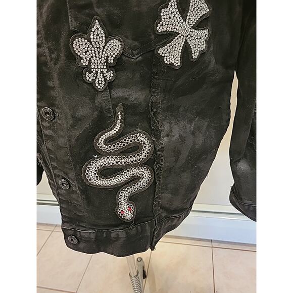 Mens Smoke Rise Distressed Denim Jacket With Patches Size XL Black Studded - Picture 5 of 16